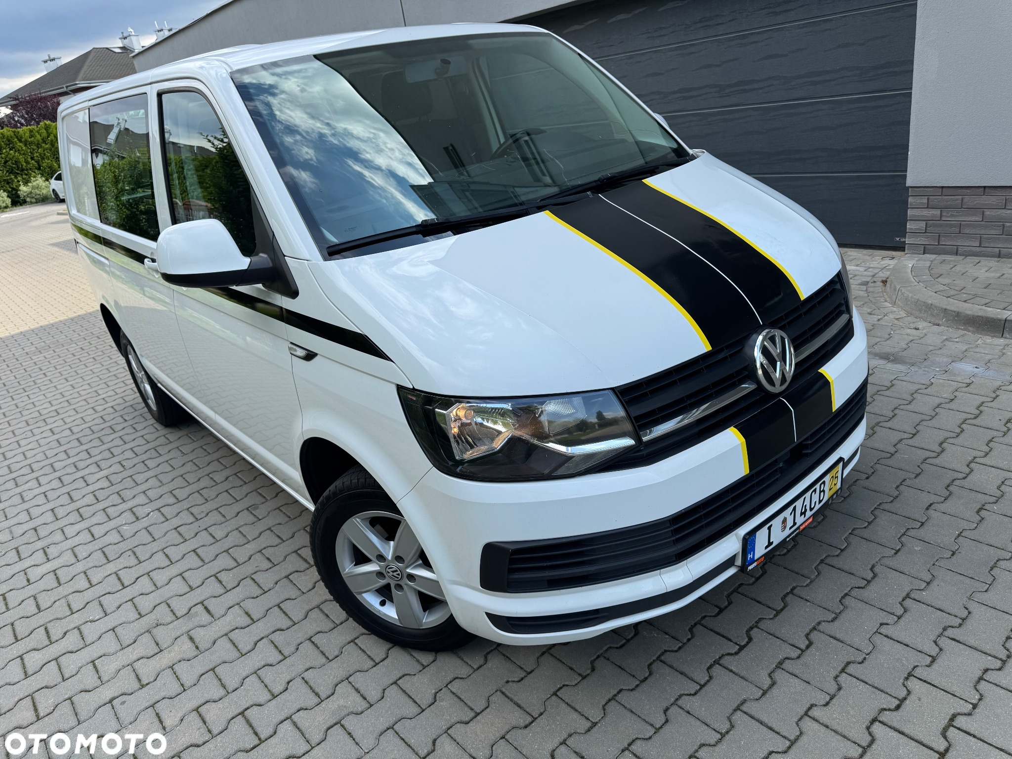 Volkswagen Transporter T6 automat DSG podwójne drzwi z obu stron Faktura VAT 23% kamera klimatyzacja podgrzewane siedzenia czujniki VW T6 webasto brutto drzwi x2 2.0 TDI 110KW 150KM skrzynia biegów automatyczna export - 11