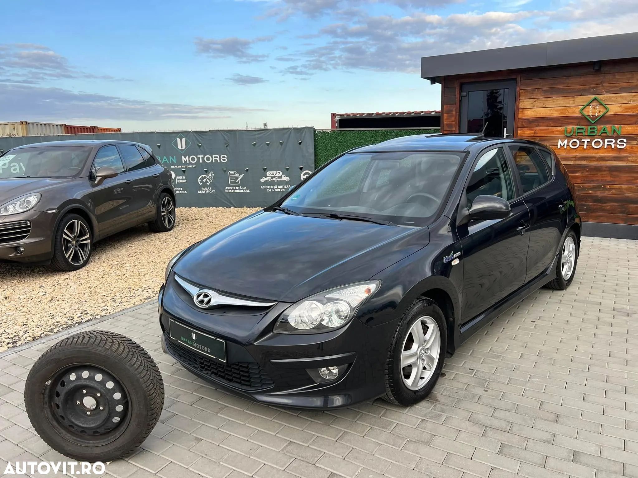 Hyundai i30 1.6 CRDi CLASSIC - 1