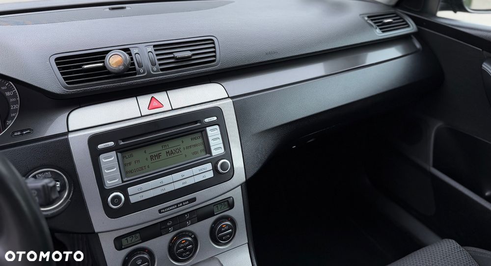 Volkswagen Passat 2.0 TDI DSG Comfortline - 18