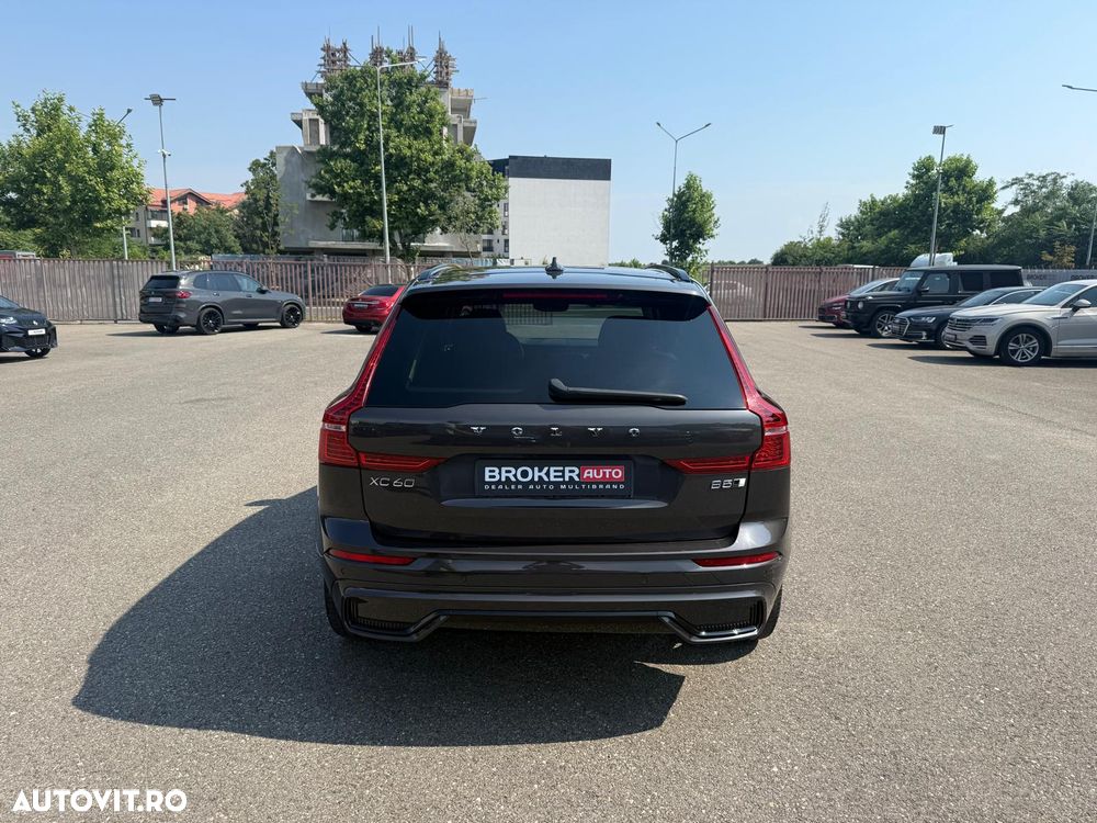 Volvo XC 60 B5 MHEV AT8 AWD R-Design - 6