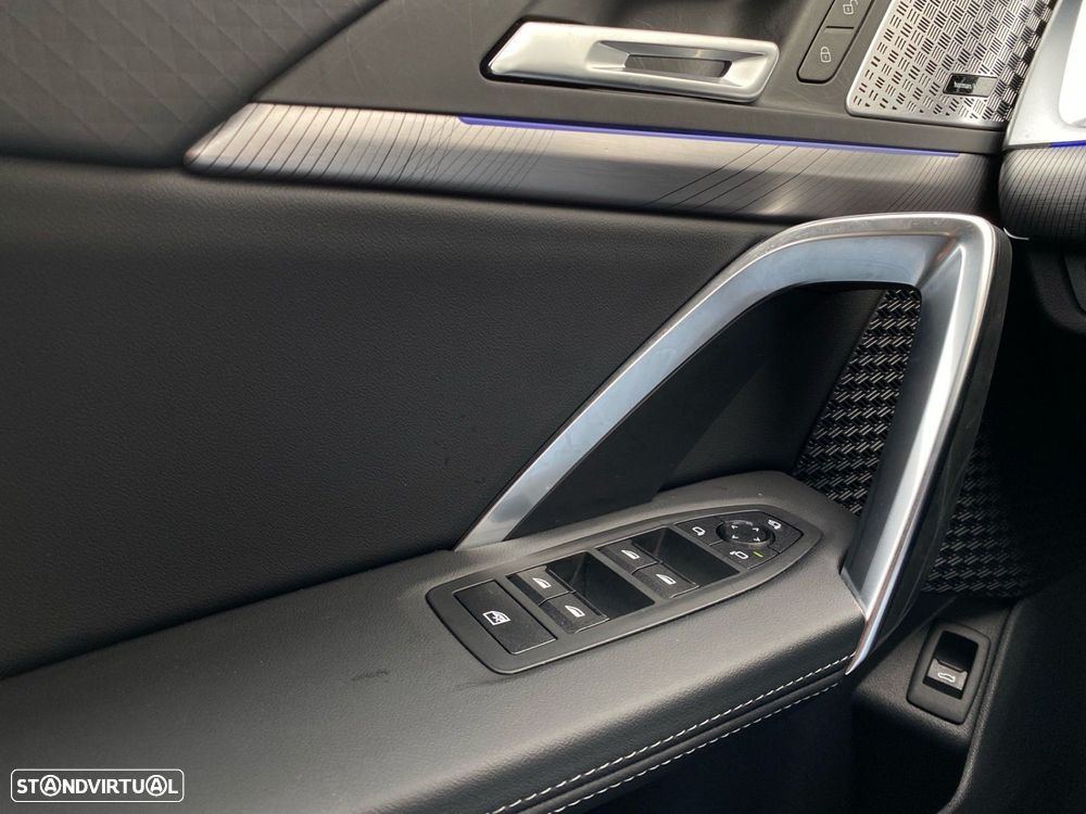 BMW iX2 eDrive20 Pack Desportivo M Pro - 15