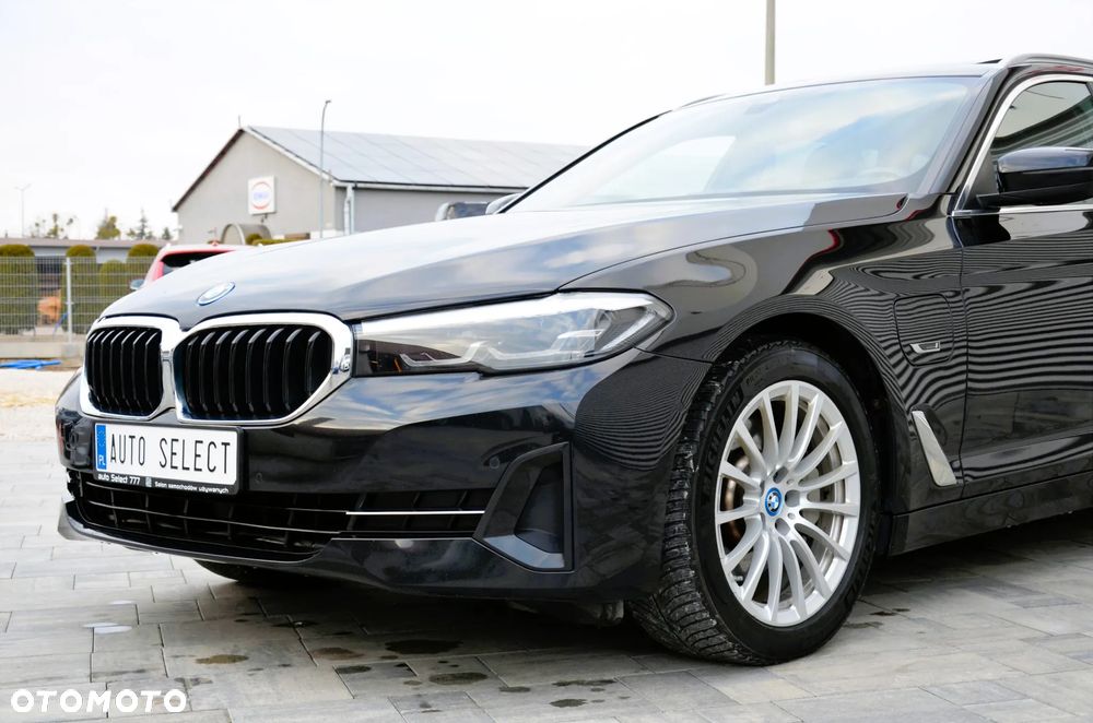 BMW Seria 5 520e Luxury Line - 9