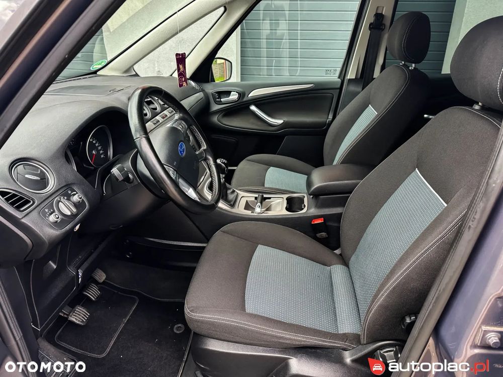 Ford Galaxy - 24