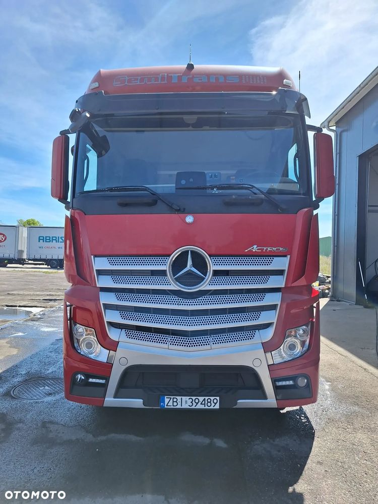Mercedes-Benz ACTROS - 5