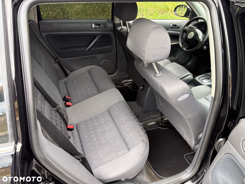 Volkswagen Passat - 32