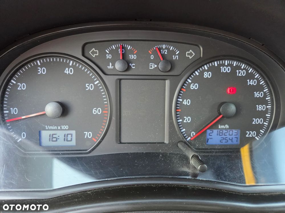 Volkswagen Polo 1.4 16V Comfortline - 9