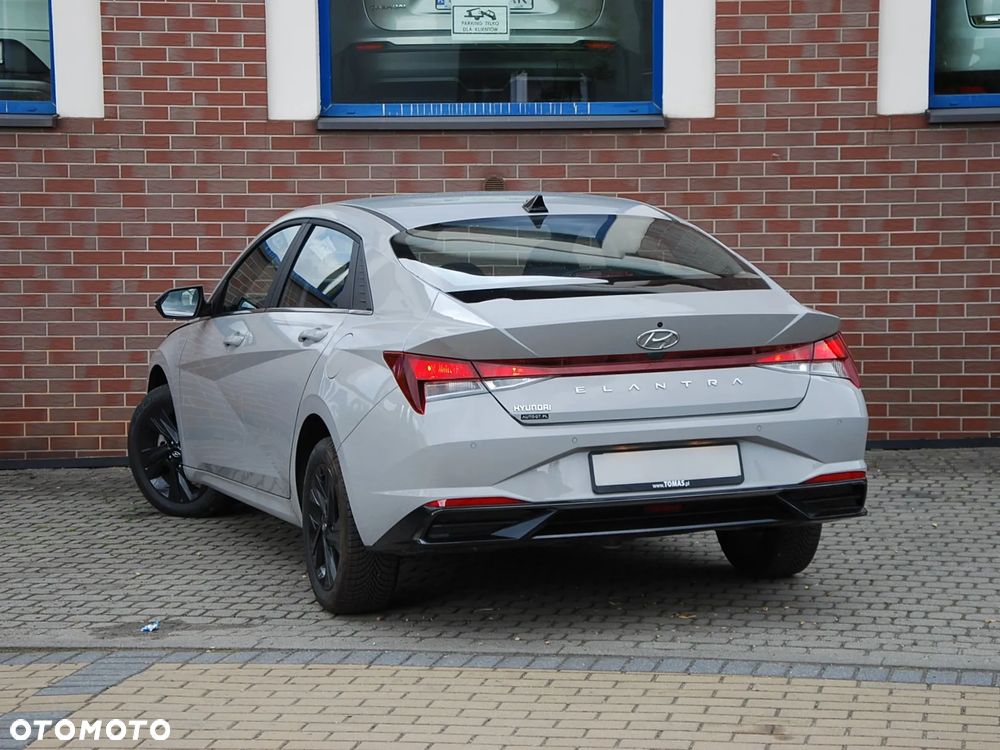 Hyundai Elantra 1.6 Smart CVT - 21