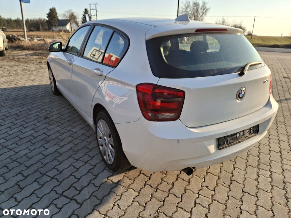 BMW Seria 1 114i Sport Line - 2
