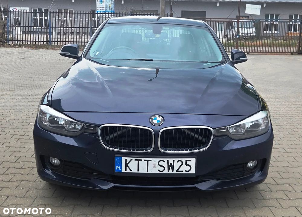BMW Seria 3 320d DPF Efficient Dynamics Edition - 13