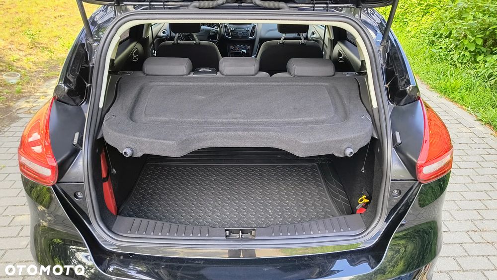 Ford Focus 1.0 EcoBoost Gold X (Trend) - 26
