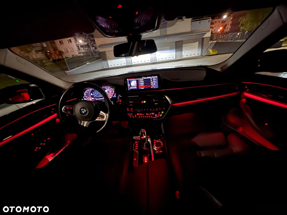 BMW Seria 5 520i Sport Line - 24