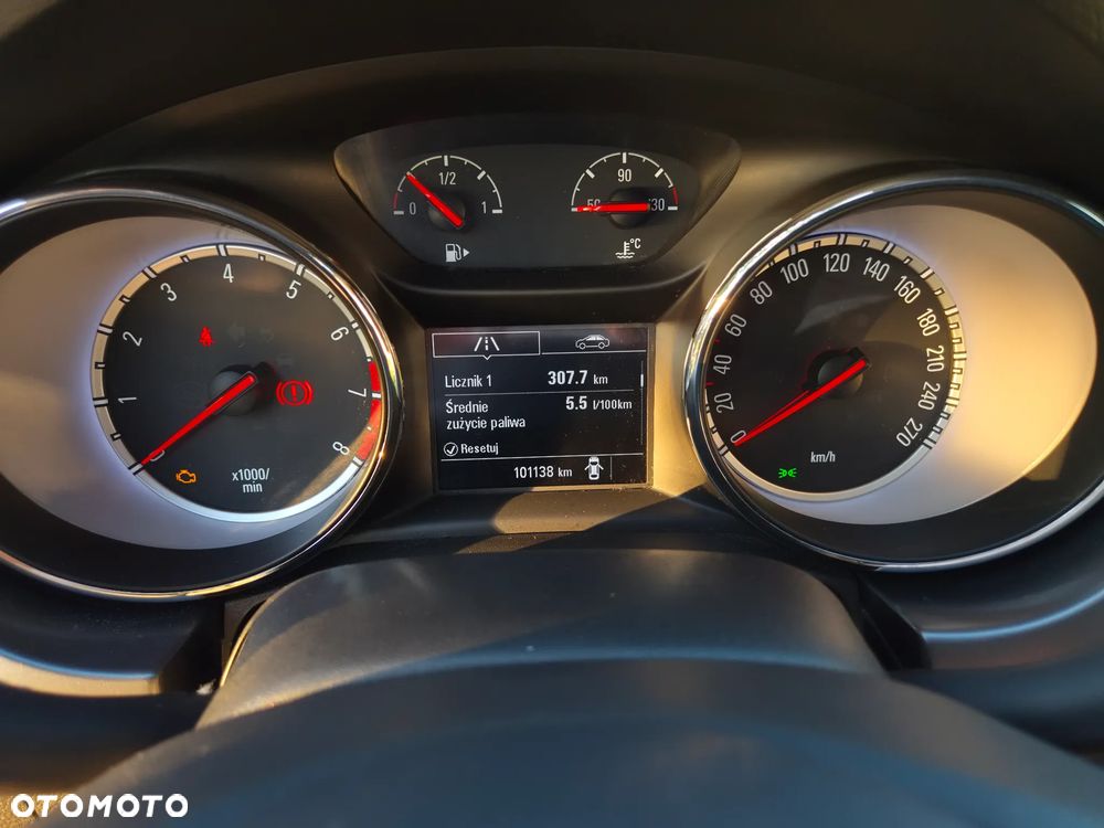 Opel Astra 1.4 T Enjoy - 24