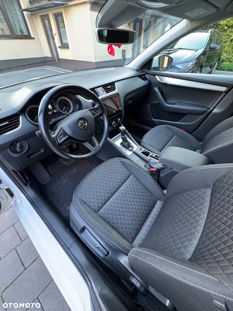 Skoda Octavia 2.0 TDI 4x4 Elegance DSG - 16