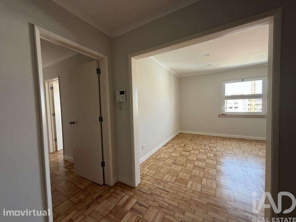 Apartamento T2 em Avenidas Novas de 88,00 m2 - Grande imagem: 5/26