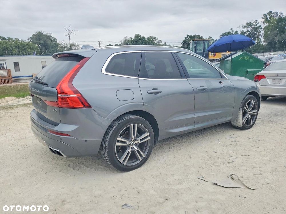 Volvo XC 60 T5 AWD Geartronic Momentum - 4