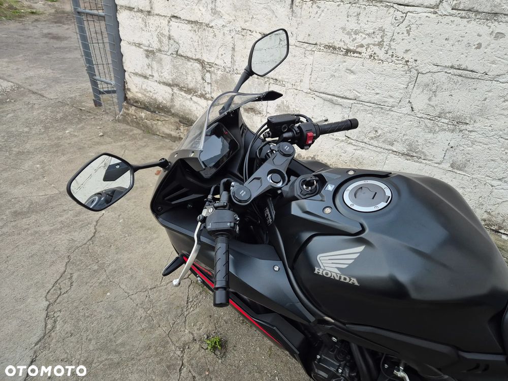Honda CBR - 7