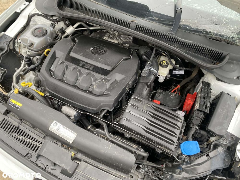 Volkswagen Polo 2.0 TSI DSG GTI - 24