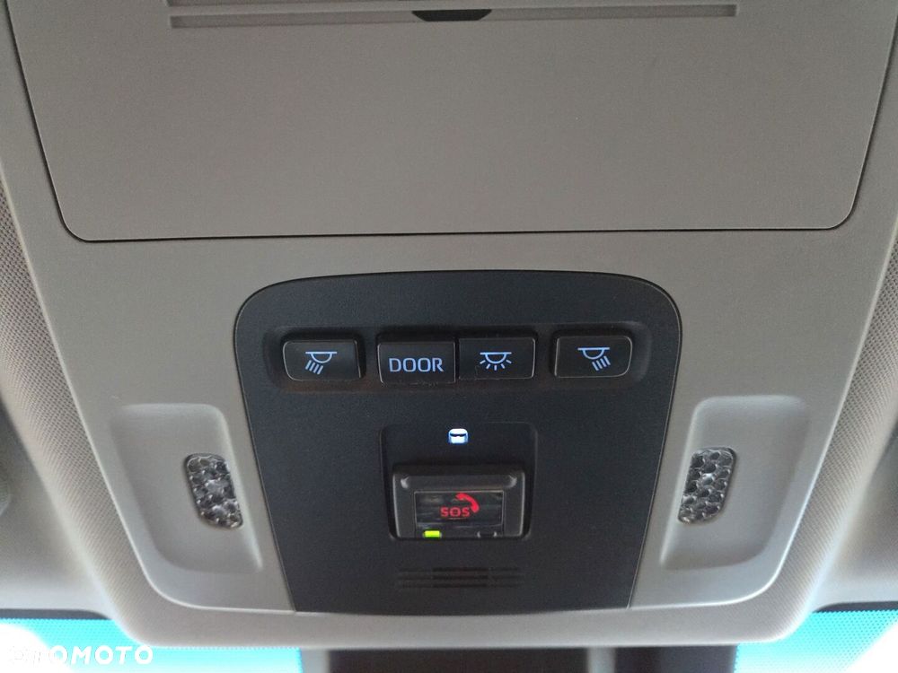 Toyota Camry 2.5 Hybrid Comfort CVT - 23
