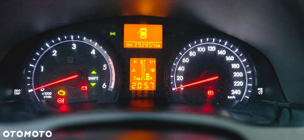 Toyota Avensis 2.0 D-4D - 20