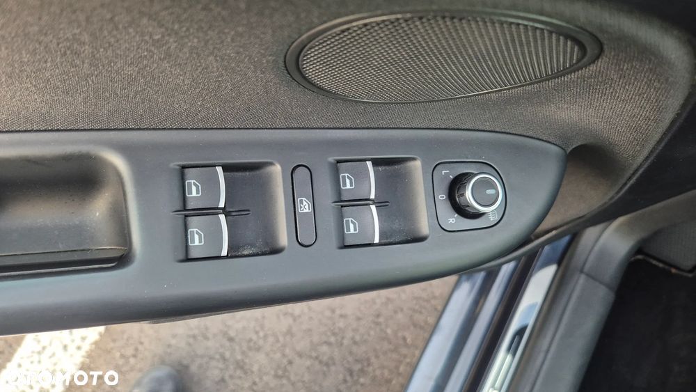 Volkswagen Golf Plus 2.0 TDI DPF Style - 17
