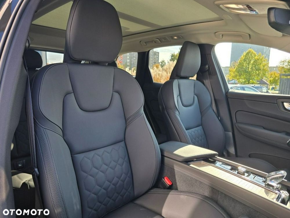 Volvo XC 60 B5 B AWD Plus Dark - 13