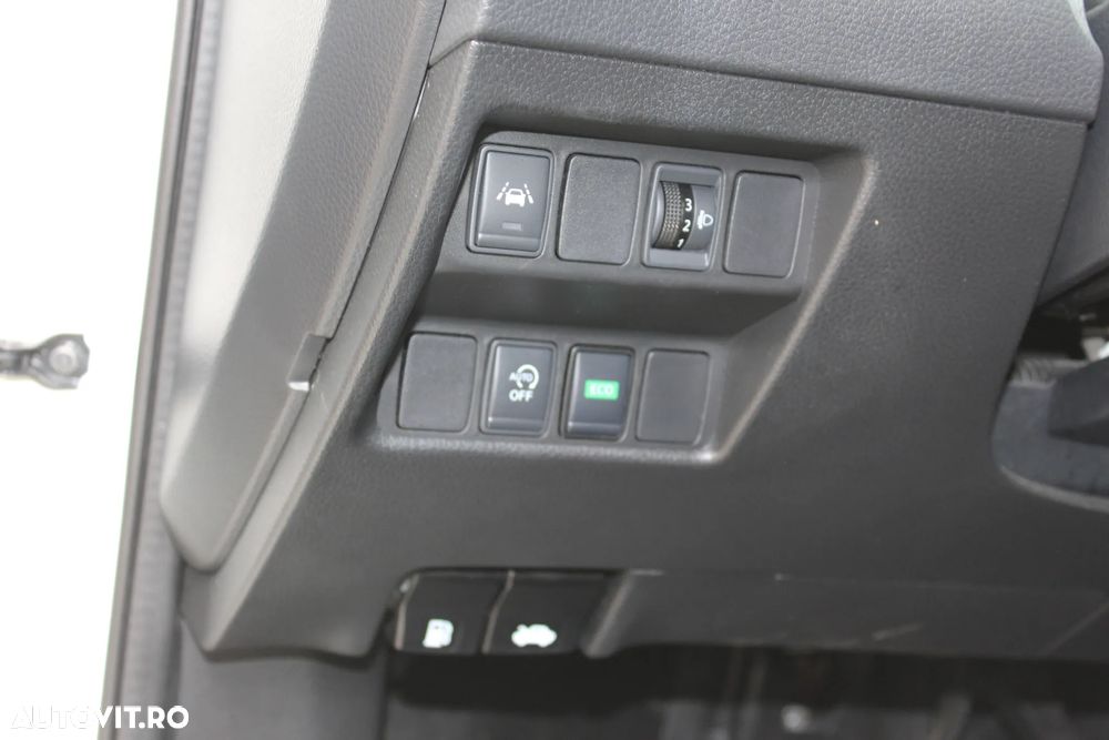 Nissan Qashqai 1.3 l MHEV X-Tronic N-Connecta - 16
