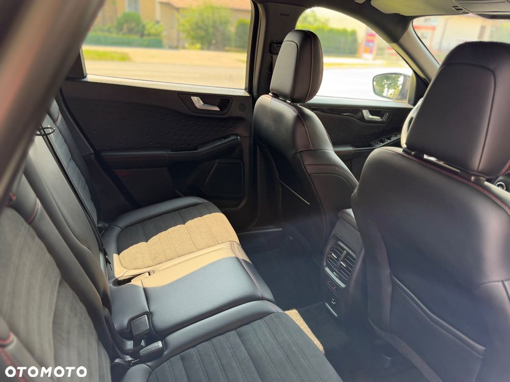 Ford Kuga 2.0 EcoBlue 4x4 ST-LINE X - 19