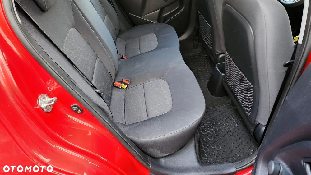 Kia Rio 1.2 L - 8