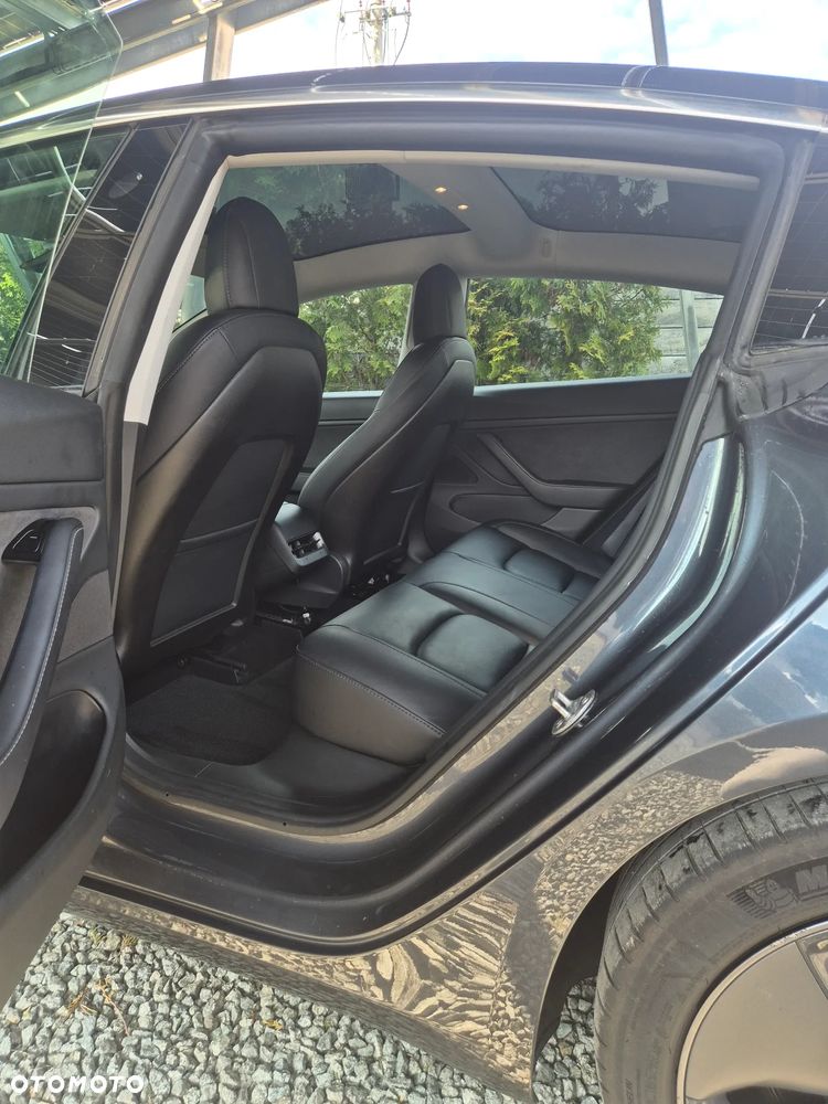 Tesla Model 3 - 11