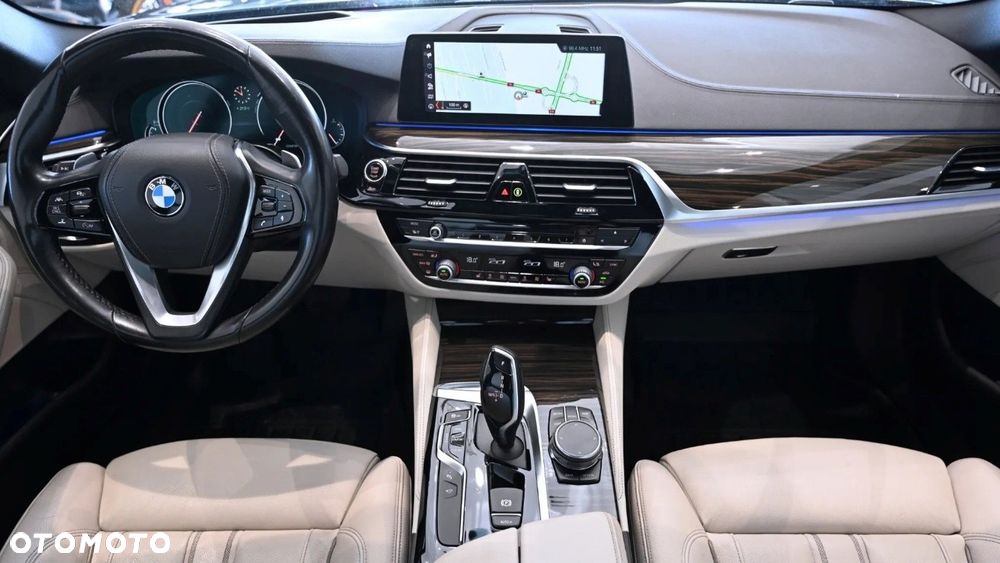 BMW Seria 5 520d Luxury Line - 13