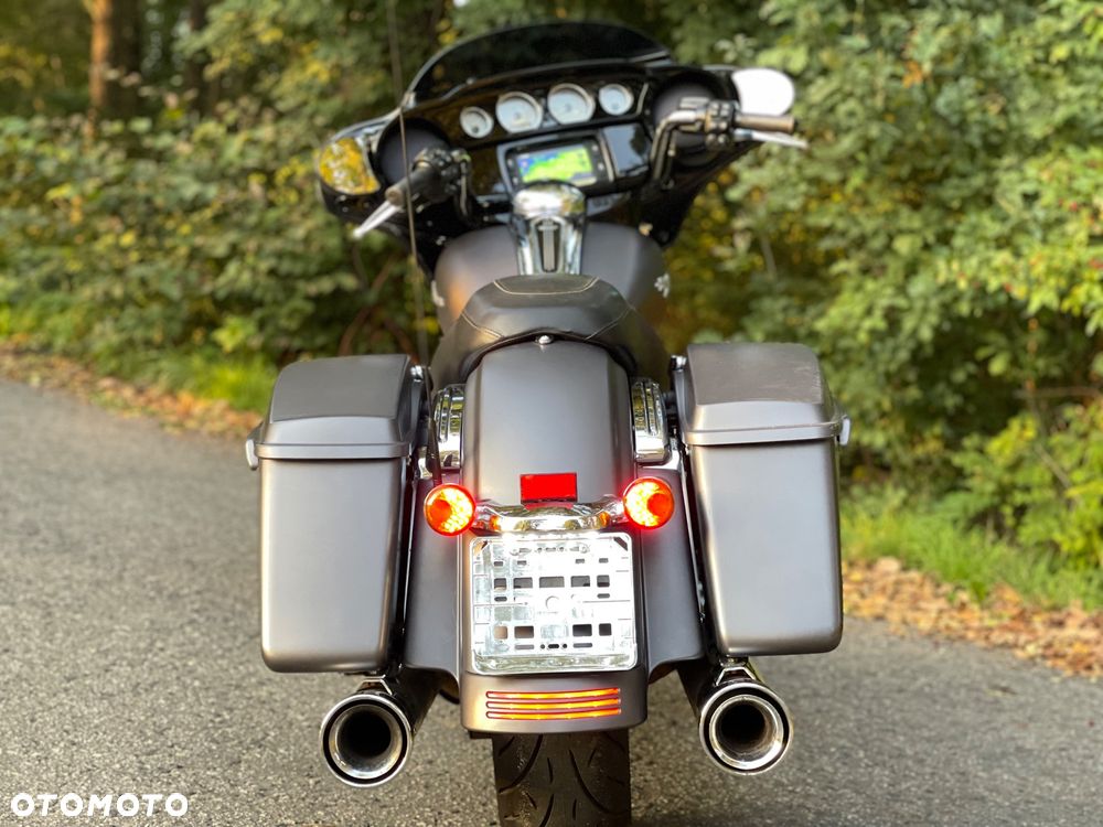 Harley-Davidson Touring Street Glide - 18