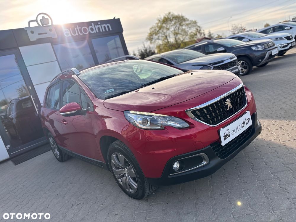 Peugeot 2008 1.2 Pure Tech Allure S&S - 9