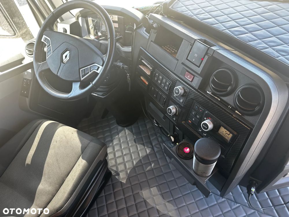 Renault Gama T High Cube - 4