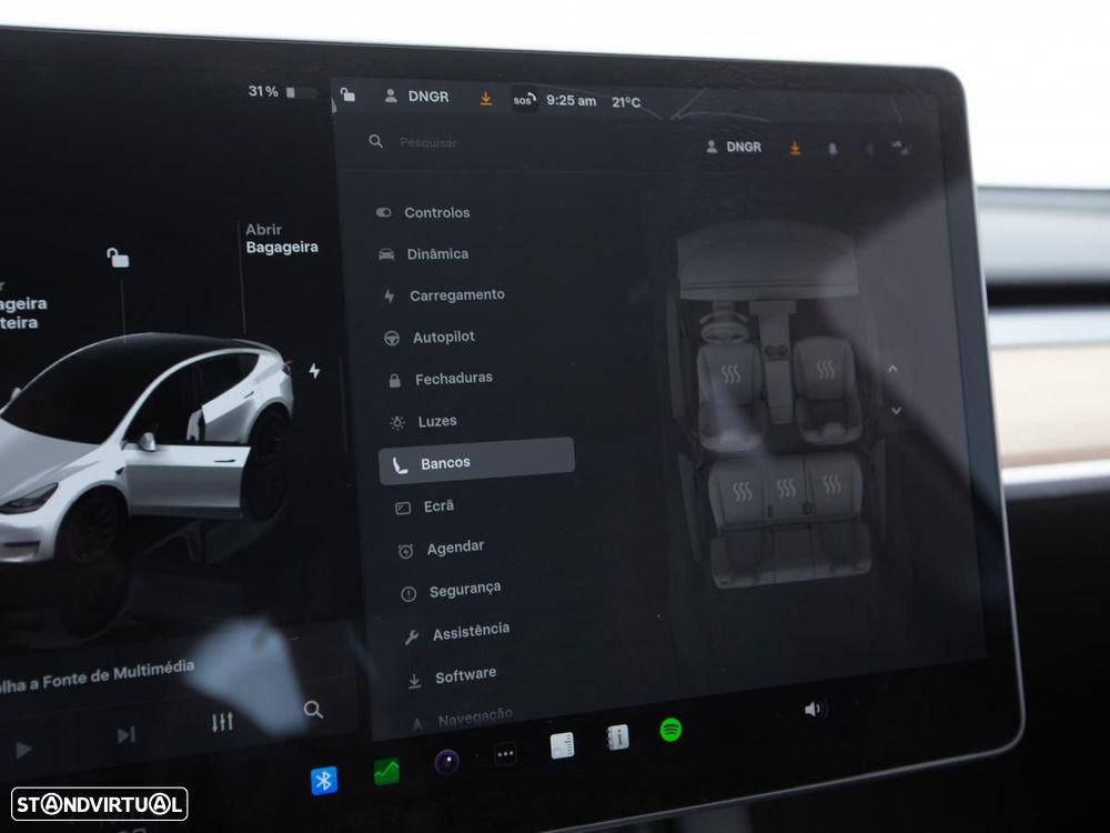 Tesla Model Y Long Range Dual Motor AWD - 23