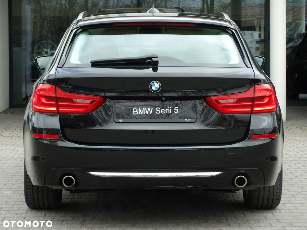 BMW Seria 5 520d Luxury Line - 4