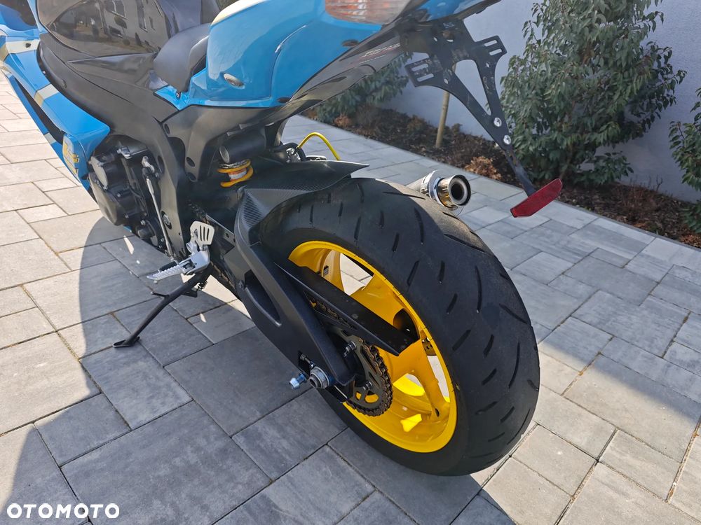 Suzuki GSX-R - 12