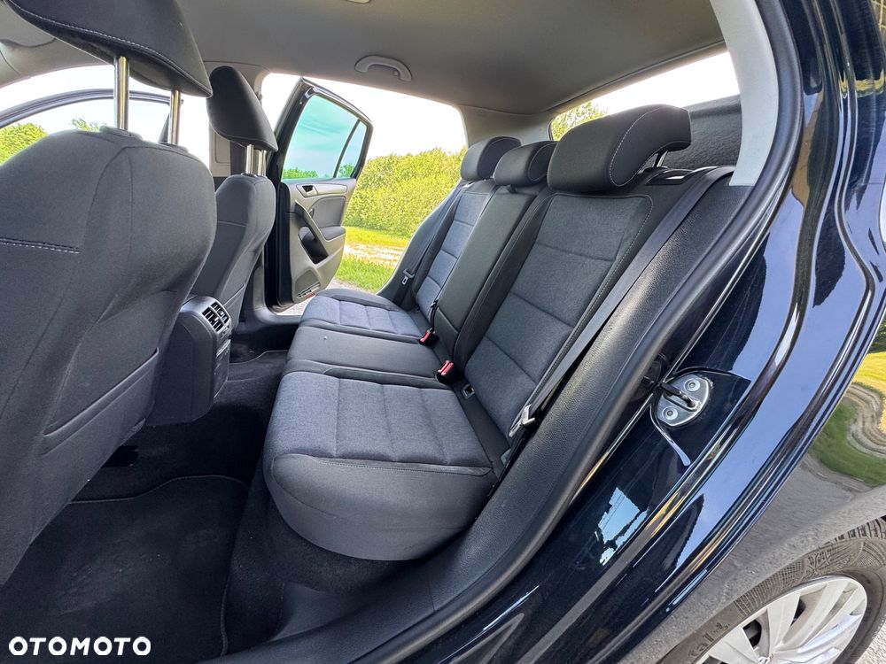 Volkswagen Golf - 11