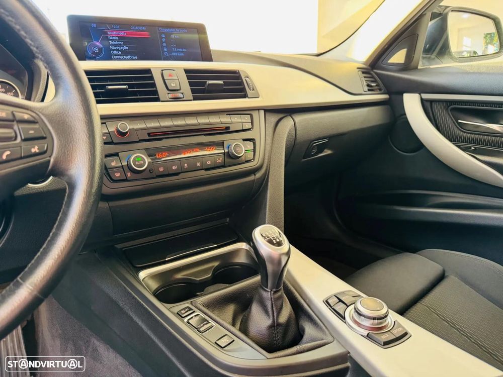 BMW 320 d Sport Line - 36