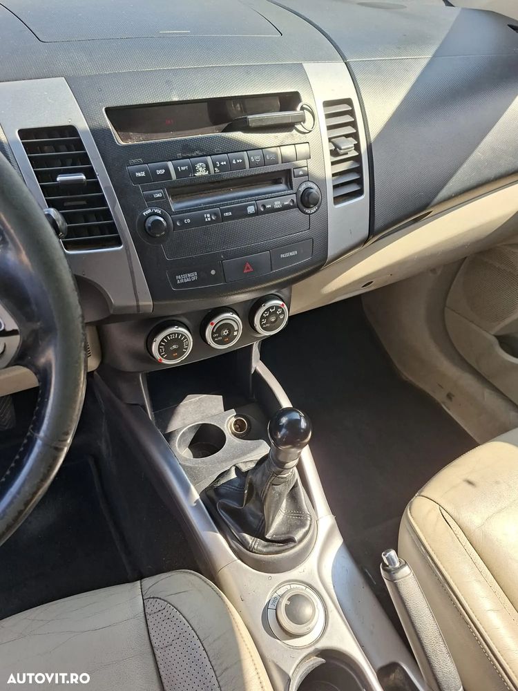 Mitsubishi Outlander 2.0 DI-D Instyle+ - 8