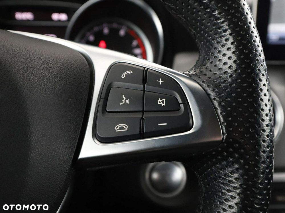 Mercedes-Benz GLA 180 AMG Line - 29