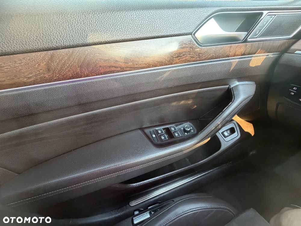 Volkswagen Passat 2.0 TDI BMT 4Mot Highline DSG - 15