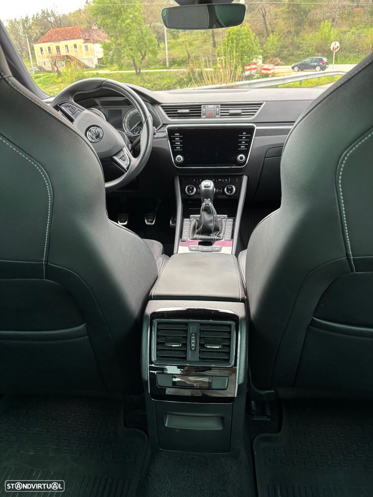 Skoda Superb 2.0 TDI Sportline - 13