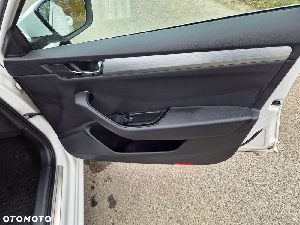 Skoda Superb 1.6 TDI Ambition DSG - 33