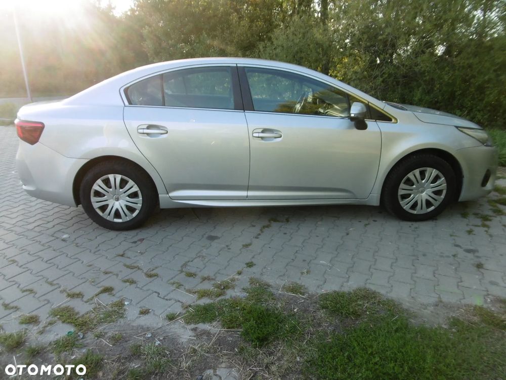 Toyota Avensis 1.6 Active - 5
