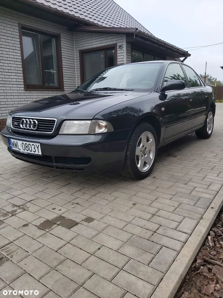 Audi A4 - 1