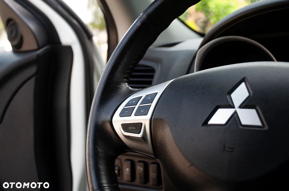 Mitsubishi ASX 1.8 DI-D 2WD Intense - 33