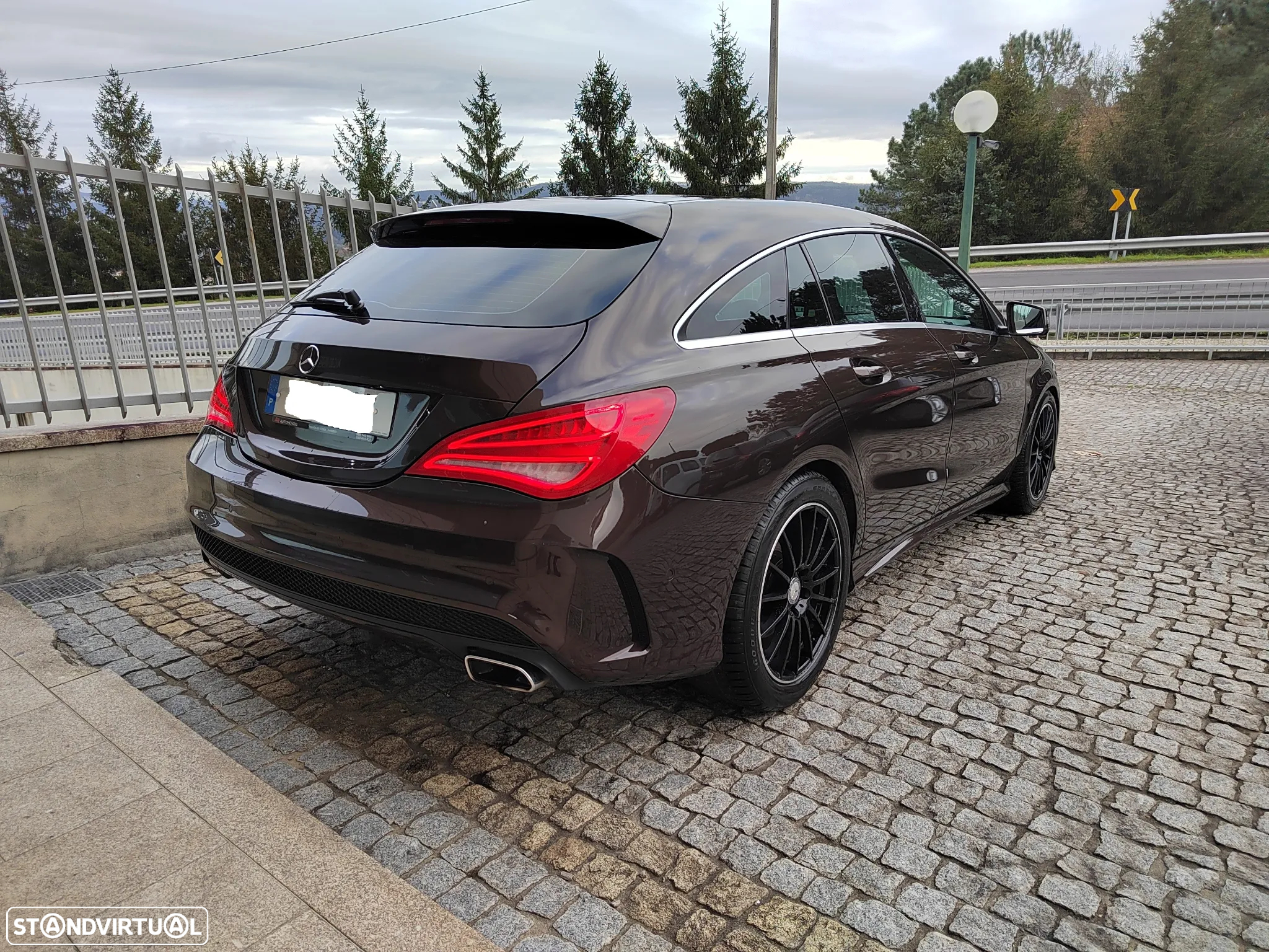 Mercedes-Benz CLA 200 d Shooting Brake AMG Line - 5