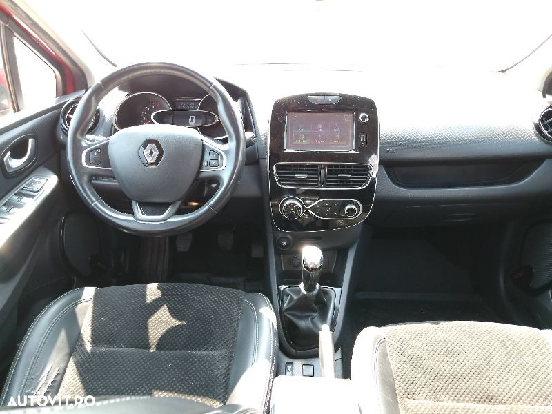 Renault Clio - 10