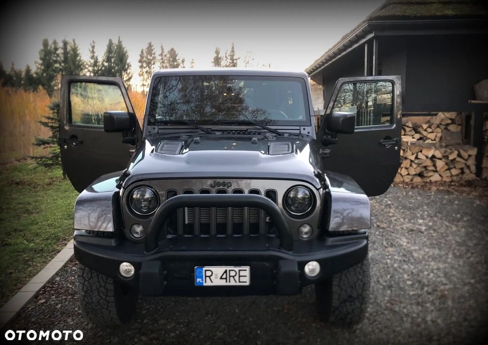 Jeep Wrangler 3.6 Unlim Sahara - 21