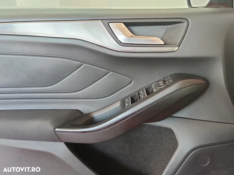Ford Focus 1.0 EcoBoost MHEV Titanium - 13